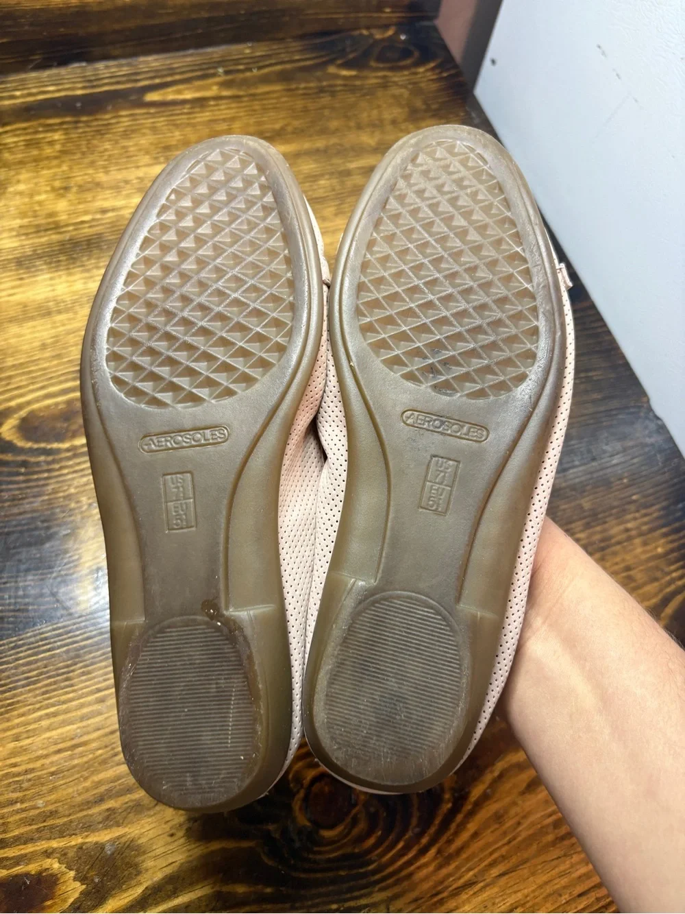 AEROSOLES these are